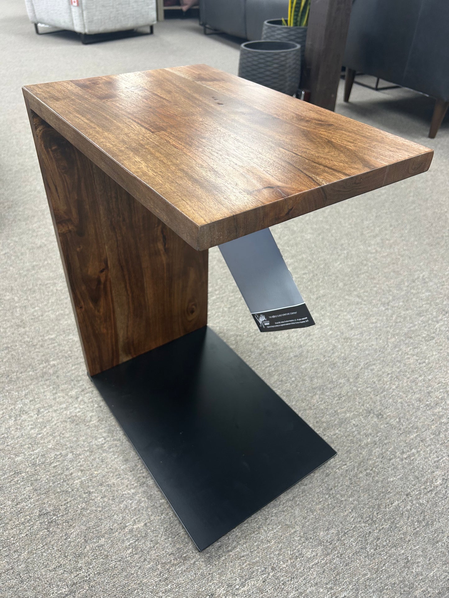 A4000618 - Wimshaw Accent Table