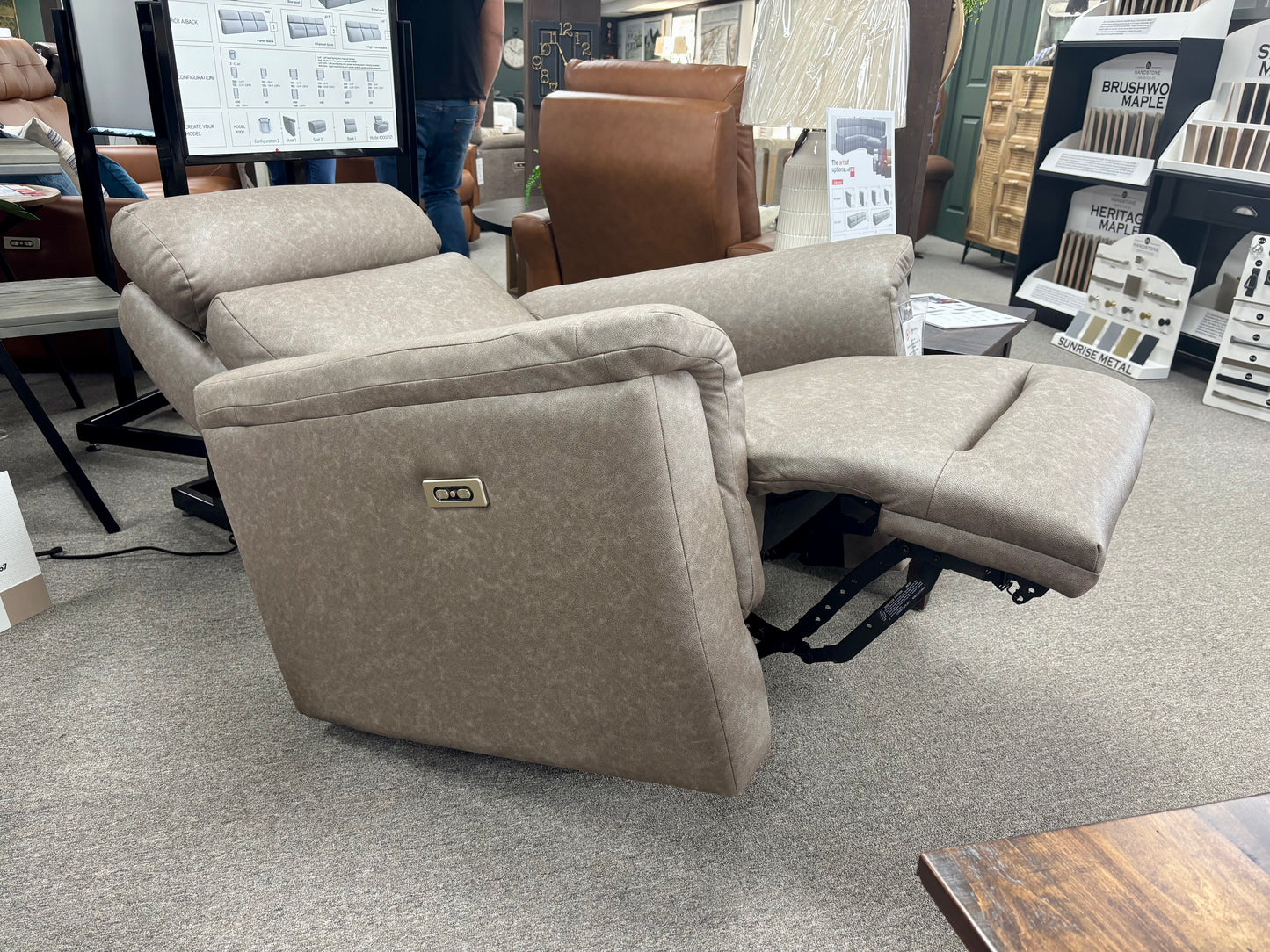 4000 Art of Options Reclining Sofa