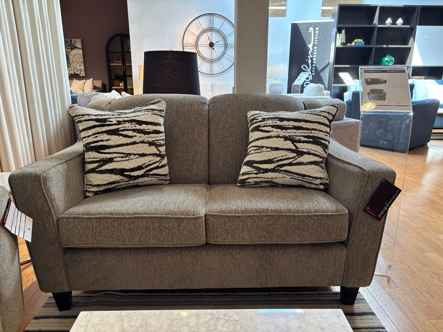 1439 Sofa Series