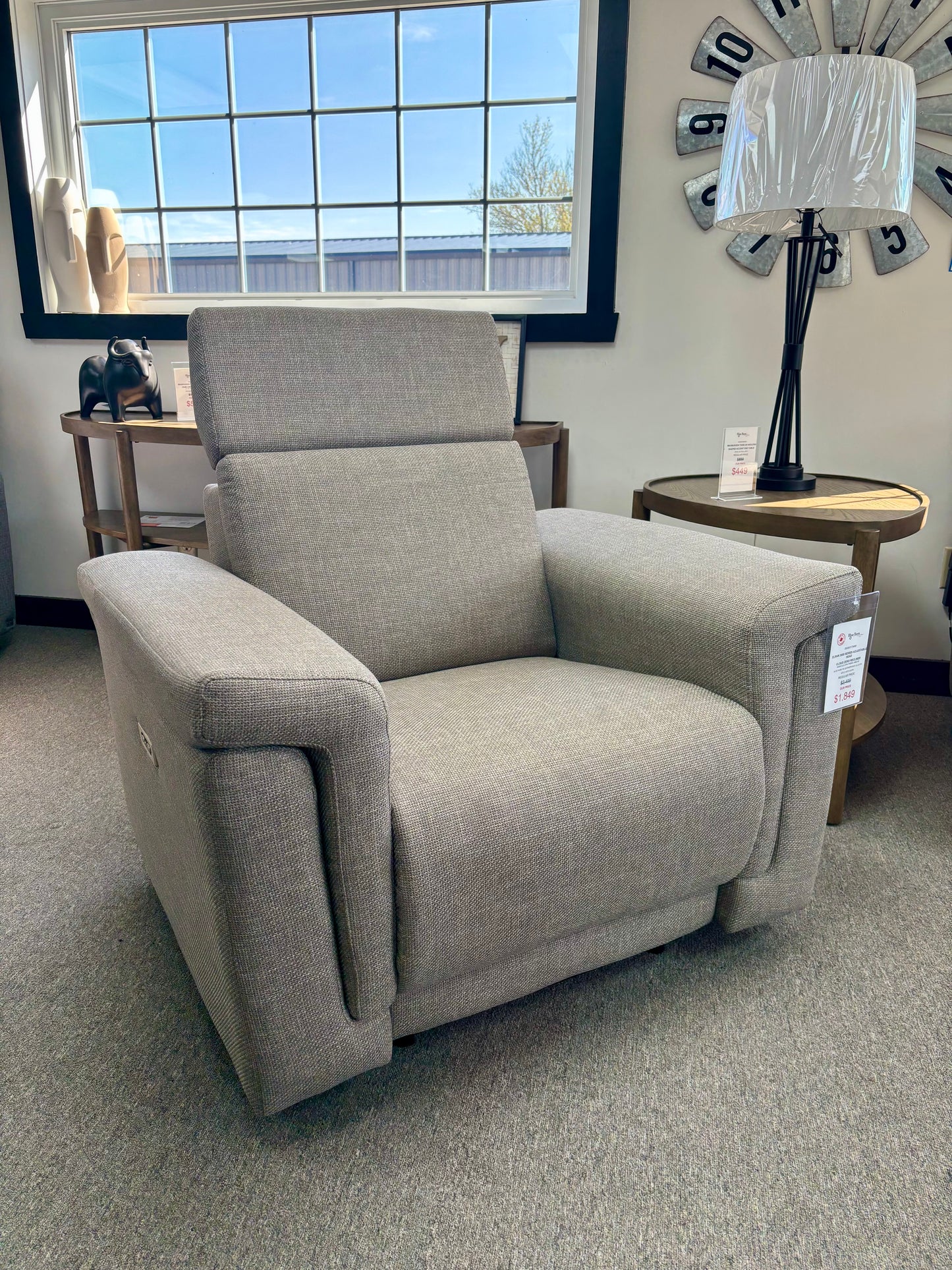 Cloud Zero Recliner w/ Adjustable Headrest - 3005 Nevin Chair
