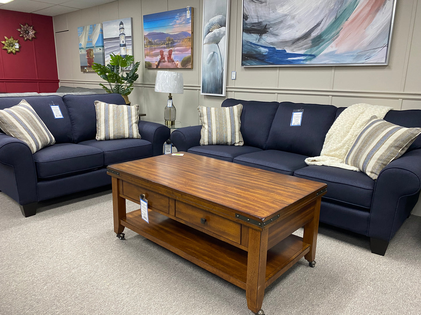 2323 - Loveseat