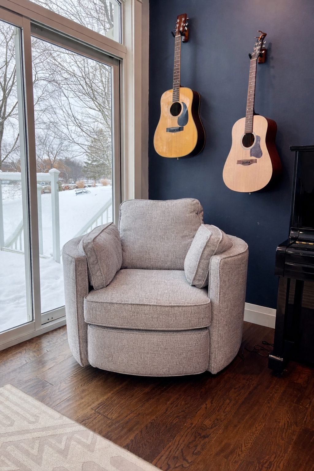 0LP68 - Luana Power Barrel Chair