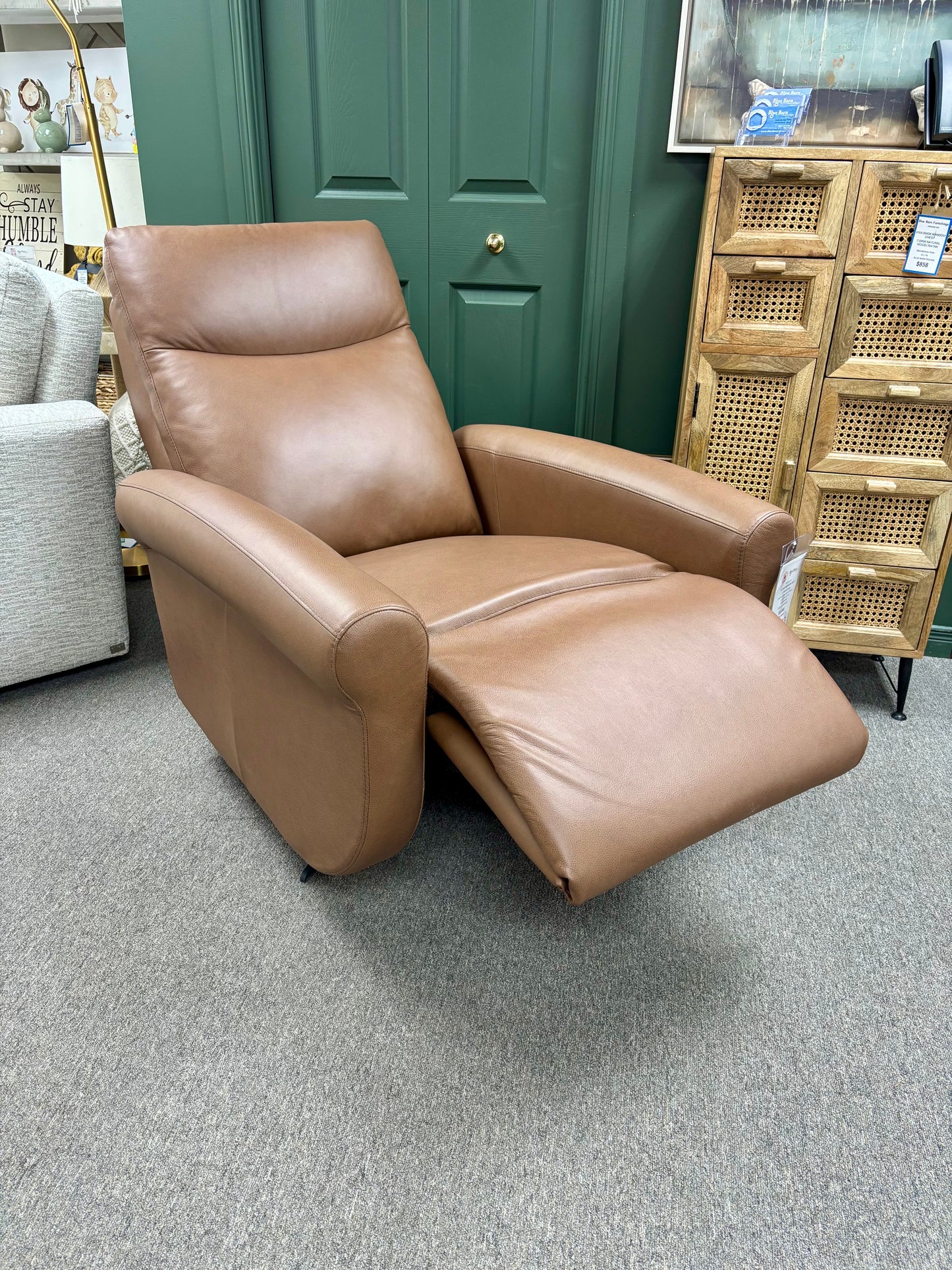 M0092-MOM-M - Pushback Swivel Recliner