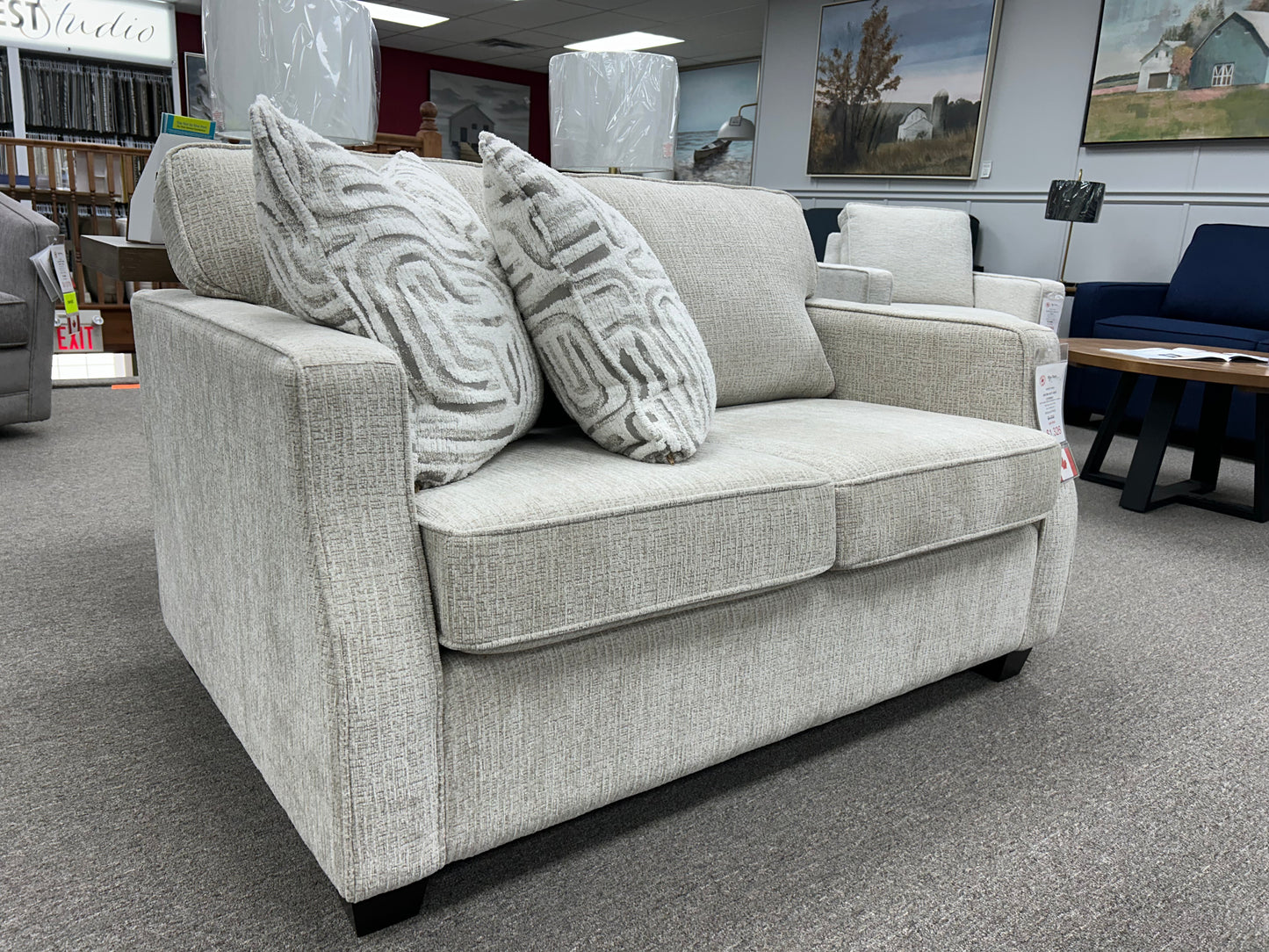 2570 Sofa & Loveseat