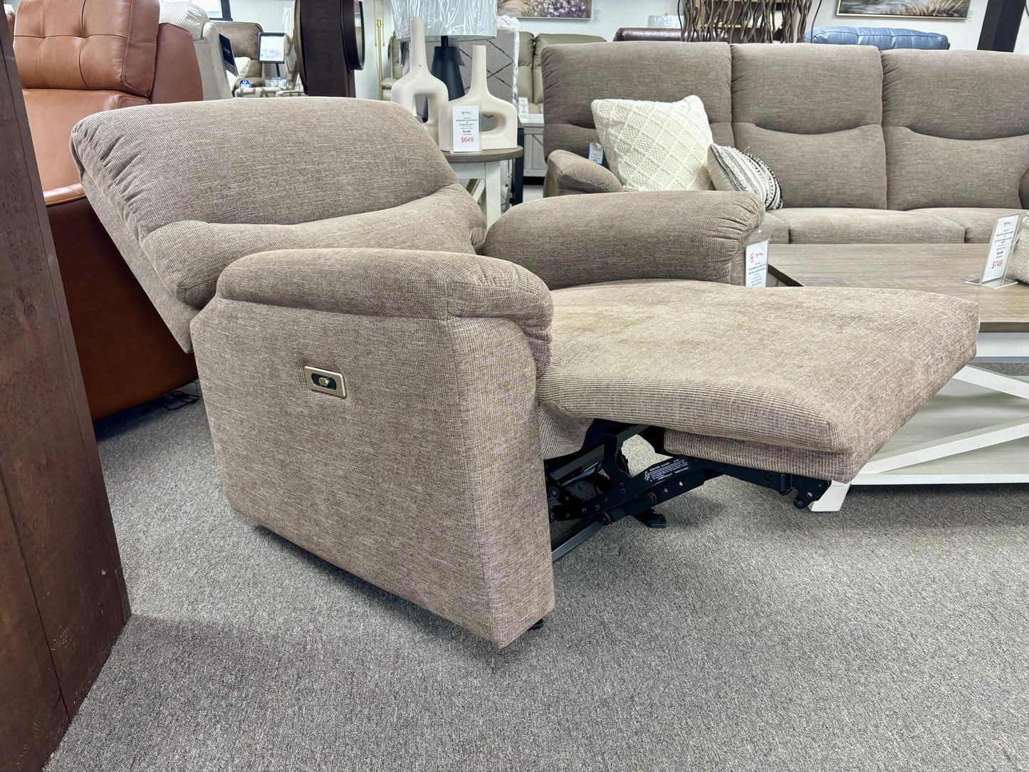 6098 Cora Chair