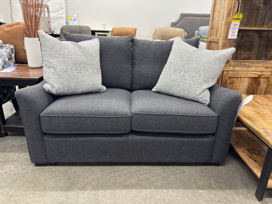 7112 -Loveseat